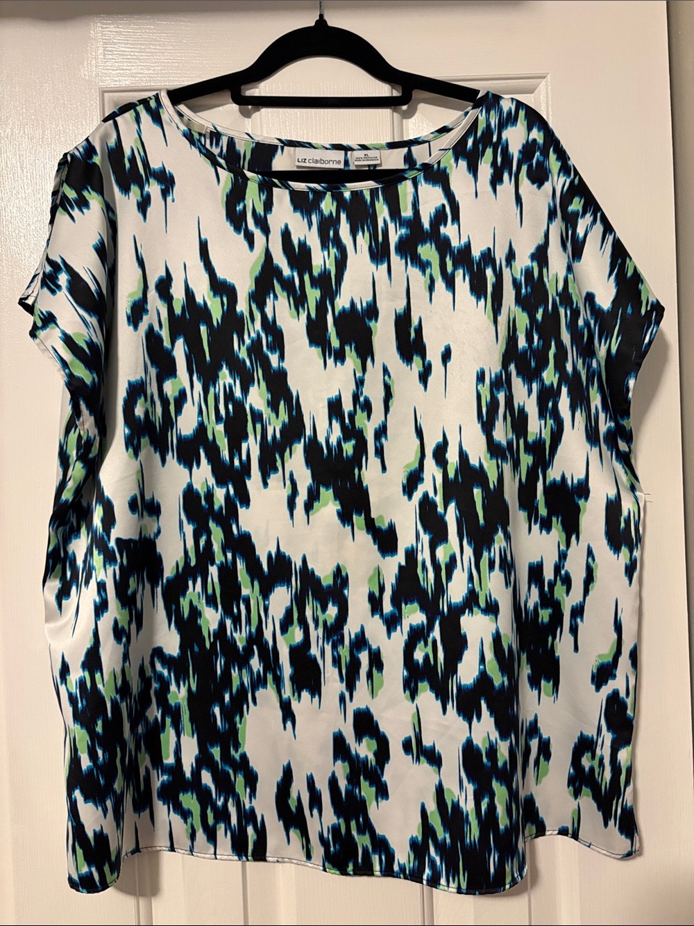 Liz Claiborne White Abstract Print Cap Sleeve Top